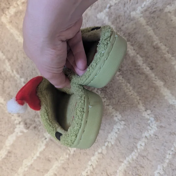 EUC Kids 12c 13c 30/31 Hard Sole Grinch Slippers Green Dr seuss Christmas 3d hat - Picture 4 of 6